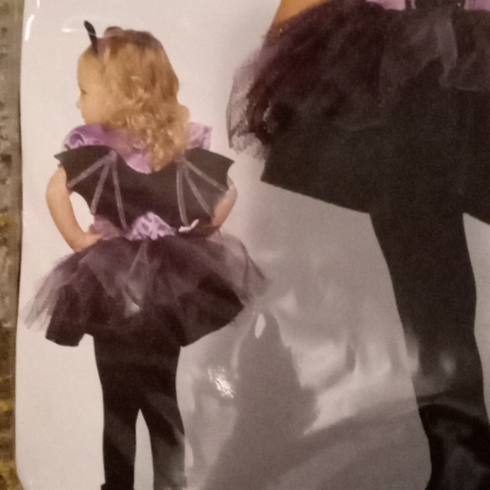 Halloween Costume👻 - Picture 3 of 7